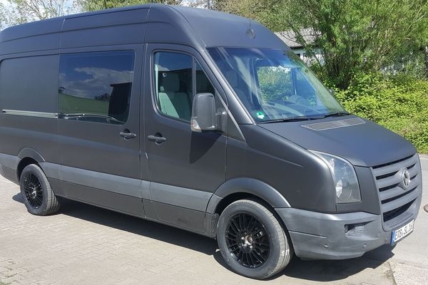 Zugfahrzeug VW Crafter Lackschmiede Design